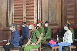 Vụ chiếm đoạt 460 tỉ của 10.059 người: Bị cáo chủ mưu F0, tòa phải hoãn