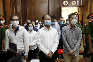 Tòa tuyên phạt ông Lê Tấn Hùng 25 năm, Trần Vĩnh Tuyến 6 năm tù