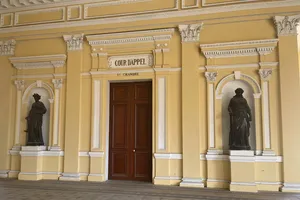 Chiêm ngưỡng 5 tượng lớn tại TAND TP.HCM