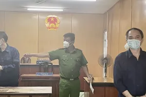 Cặp vợ chồng với mạng lưới phụ tùng xe giả ở TP.HCM