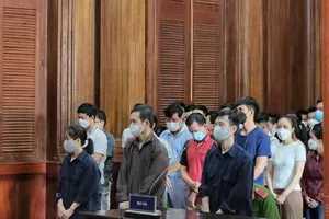 'Tập đoàn' cờ bạc online trá hình xuyên quốc gia: 75 bị cáo hầu tòa 10 ngày 