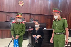 Chủ tọa bị sốt, phiên tòa phúc thẩm vụ bà Bạch Diệp phải tạm dừng