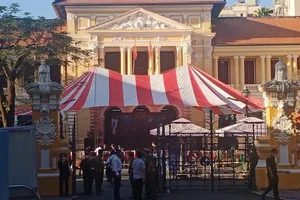 An ninh thắt chặt phiên tòa xử vụ bé gái 8 tuổi bị bạo hành đến chết