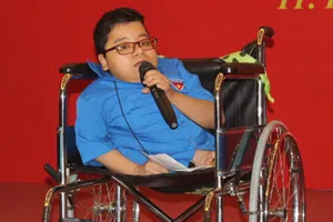 Bài thơ gây xúc động của cô giáo xương thủy tinh