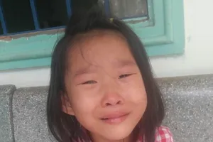 Bé gái 6 tuổi hoảng loạn vì đi lạc ở công viên 30-4