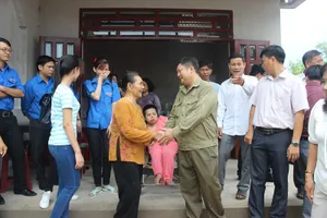 Sở Tư pháp TP.HCM trao nhà tình nghĩa tại Bến Tre