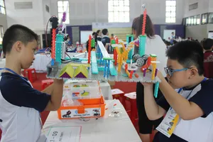 Kinh ngạc sáng tạo robot của học sinh tiểu học