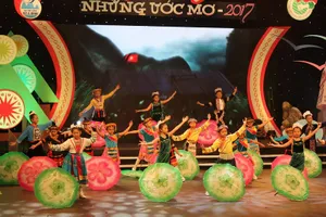 Gần 50 tỉ đồng ủng hộ Quỹ học bổng Vừ A Dính