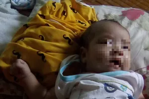 Hai đứa trẻ bỏ rơi ở TP.HCM: Người mẹ quay lại nhận con