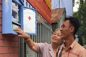 Người Sài Gòn có tủ cứu thương miễn phí 