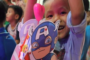 Ấm áp đêm hội trăng rằm tại mái ấm Sơn Kỳ