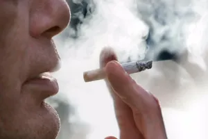 Nghiện thuốc lá nặng, nam thanh niên suýt bị cắt tay