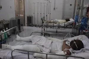 Lụy tình, chồng cũ tạt xăng đốt vợ và người yêu