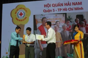 4 người trong 1 nhà hiến máu 239 lần