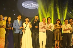 Bác sĩ hát tiếp sức đồng nghiệp 5 lần mắc ung thư