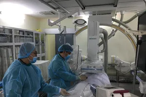 Trị ung thư không đau đớn, nằm viện chỉ 1 đến 2 ngày