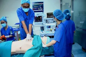 'Bệnh nhân' dạy gây mê hồi sức dễ tính nhất Việt Nam