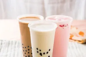 Hai chị em nhập viện súc ruột sau khi uống trà sữa