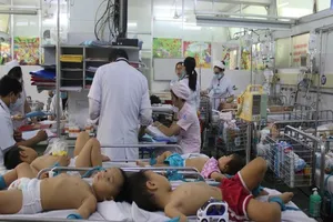 Dịch tay chân miệng tăng đột biến, một trẻ tử vong