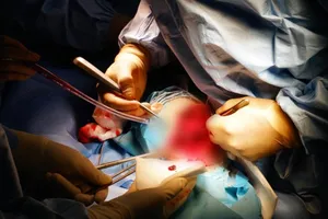 Bệnh nhân kêu mổ nhưng không cho truyền máu từ người khác