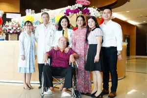 Người 'chủ xị' À ra thế nổi tiếng vừa qua cơn hiểm nghèo