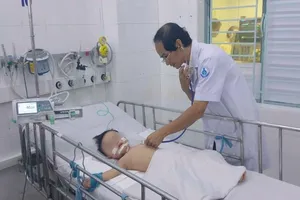 Người mắc sốt xuất huyết tiếp tục ồ ạt nhập viện ở TP.HCM