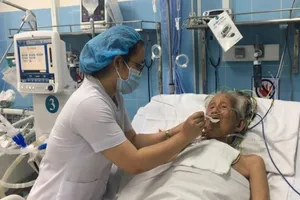 Điều dưỡng gội đầu, đánh răng cho người bệnh