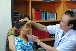 Nhiều trẻ không đội mũ bảo hiểm bị tai nạn thương tâm