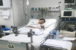 Truyền 5 lít máu cứu nam thanh niên bị đứt lìa 2 đùi