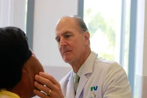 Bậc thầy 'hóa giải' dị tật khủng trở lại Việt Nam