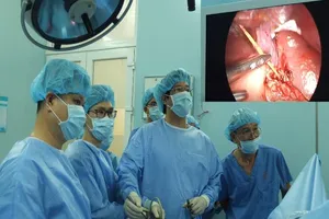 Tăm xuyên thủng lá lách vì…say rượu ngủ quên