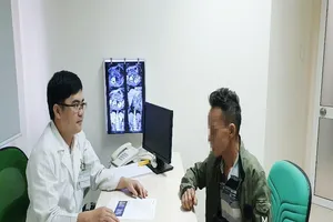 Uống 1 lít rượu mỗi ngày, vôi hóa toàn bộ tuyến tụy