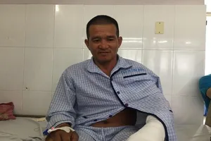 'Hiệp sĩ' trấn áp ngáo đá bị chém đứt gân tay xuất viện