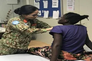 Cứu sống vợ con thống đốc, BS Việt ở Nam Sudan được tặng bò