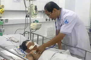 Chỉ sốt nhẹ không ngờ suýt chết do căn bệnh hiếm gặp