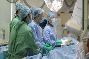 Kỳ diệu phương pháp thay van tim không cần mổ hở ngực