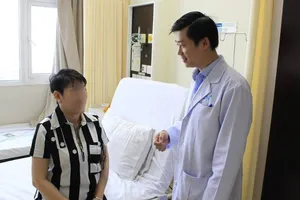 Kỳ lạ chứng bệnh gió thổi vào mặt cũng đau