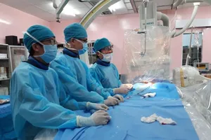 Bác sĩ Việt Nam trình diễn can thiệp tim với thế giới