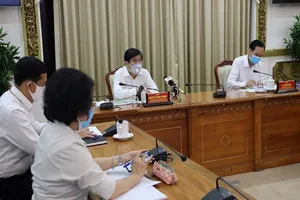 Chủ tịch TP.HCM nói về việc người dân tìm không ra khẩu trang