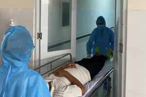 TP.HCM: 3 người tiếp xúc bệnh nhân thứ 54 đang ở Cần Thơ