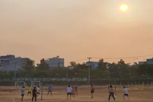 Ham vui, tụ tập khi cách ly tập trung: Lây nhiễm chéo cực cao!