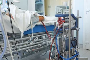 Tình trạng mới nhất của phi công mắc COVID-19 phải chạy ECMO