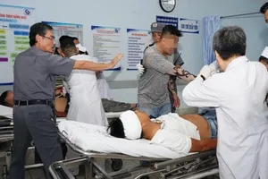 TP.HCM: Hàng chục côn đồ gây rối, bác sĩ bình tĩnh xử lý 