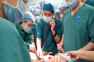 Ca mổ tách song sinh: Dị tật phù hợp dự liệu trước phẫu thuật