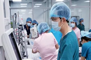 Hai bé Trúc Nhi - Diệu Nhi đã tỉnh sau ca phẫu thuật tách dính