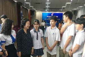 Quỹ học bổng Vừ A Dính có 33 học sinh chuẩn bị thi đại học