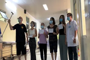 Võ sư người Mỹ mắc COVID-19 xuất viện khỏe mạnh