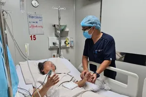 Sức khỏe hai chị em ngộ độc pate chay nặng giờ ra sao? 