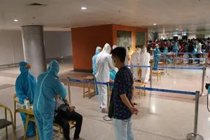 TP.HCM xét nghiệm COVID-19 người từ sân bay Nội Bài, Cát Bi