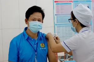 Người dân phía Nam được tiêm thử nghiệm vaccine ngừa COVID-19
